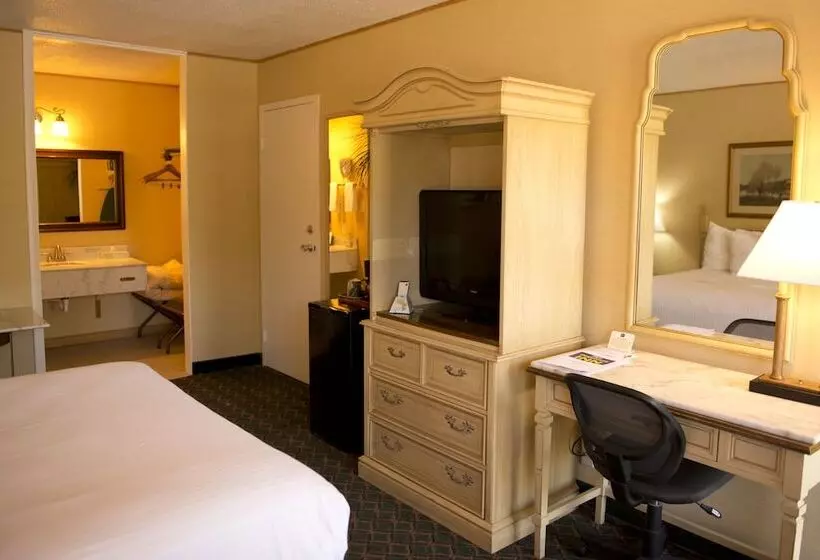 בית מלון כפרי Travelodge By Wyndham Ogallala