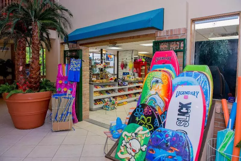 Isla Grand Beach Resort