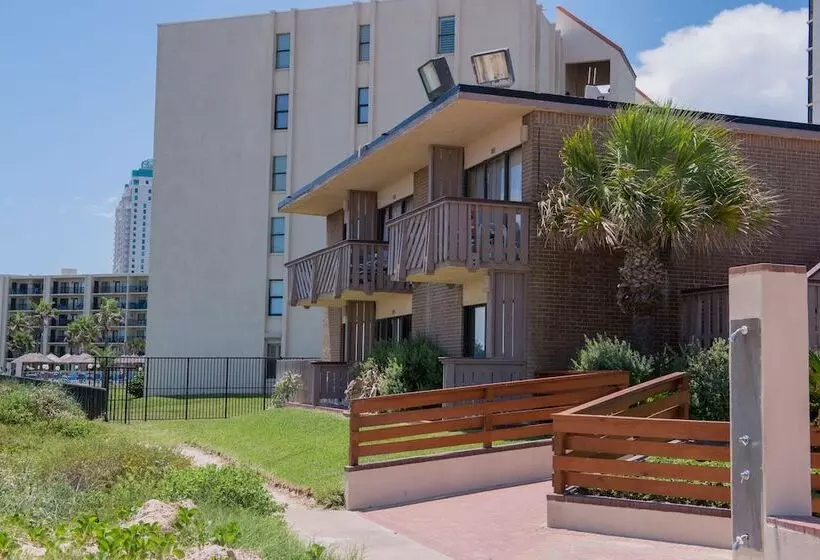 Isla Grand Beach Resort