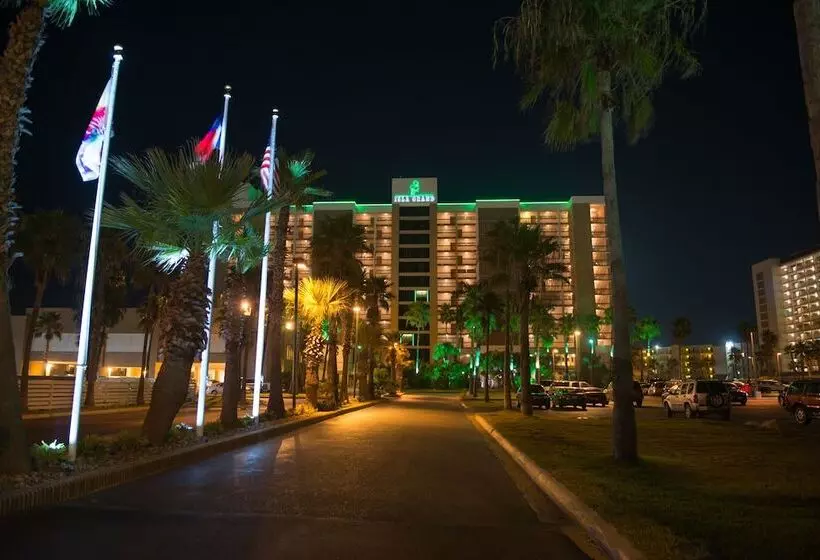 Isla Grand Beach Resort