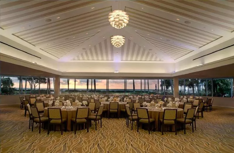 Naples Beach Hotel And Golf Club