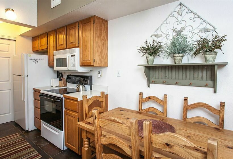 استراحتگاه Powderwood Pines 9q