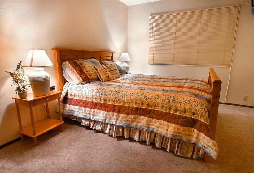 استراحتگاه Powderwood Pines 9q