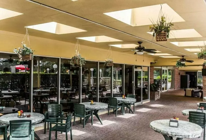 Quality Inn And Suites Golf Resort