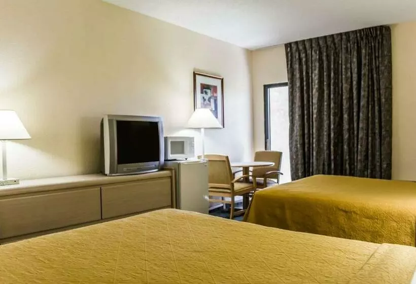 Quality Inn And Suites Golf Resort