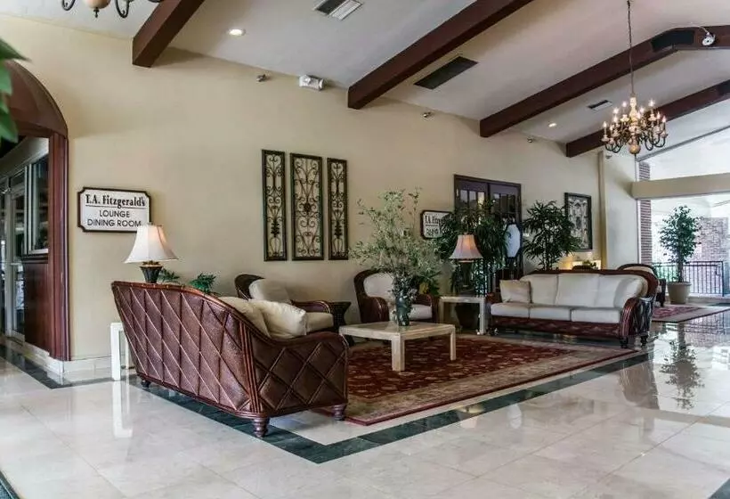 Quality Inn And Suites Golf Resort