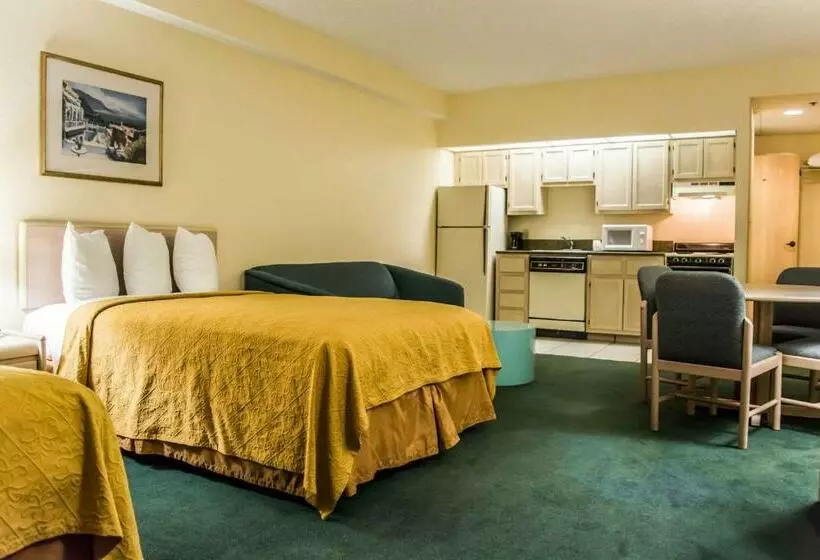 Quality Inn And Suites Golf Resort