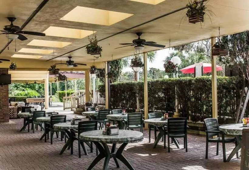 Quality Inn And Suites Golf Resort