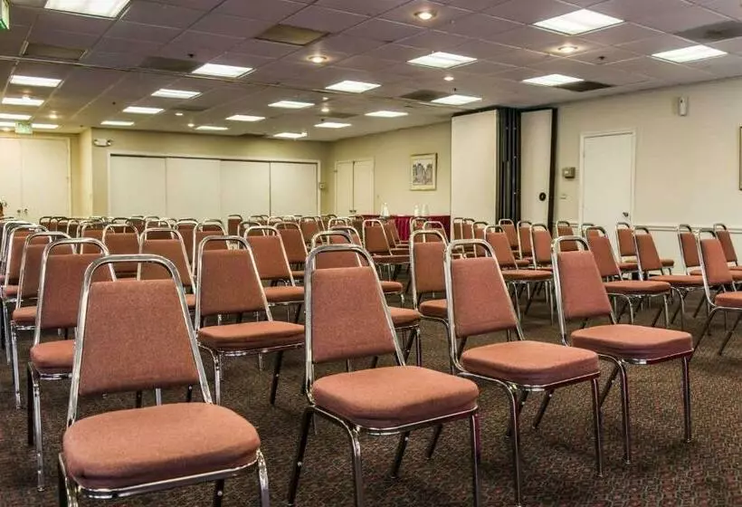 Quality Inn And Suites Golf Resort