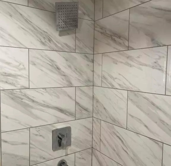 هتل Bear Mount Inn & Suites