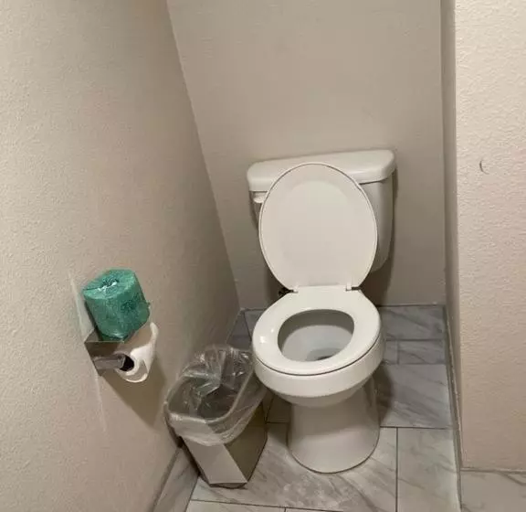 هتل Bear Mount Inn & Suites