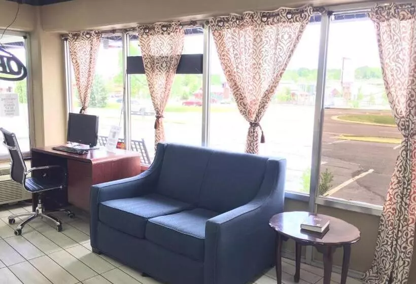 هتل Bear Mount Inn & Suites