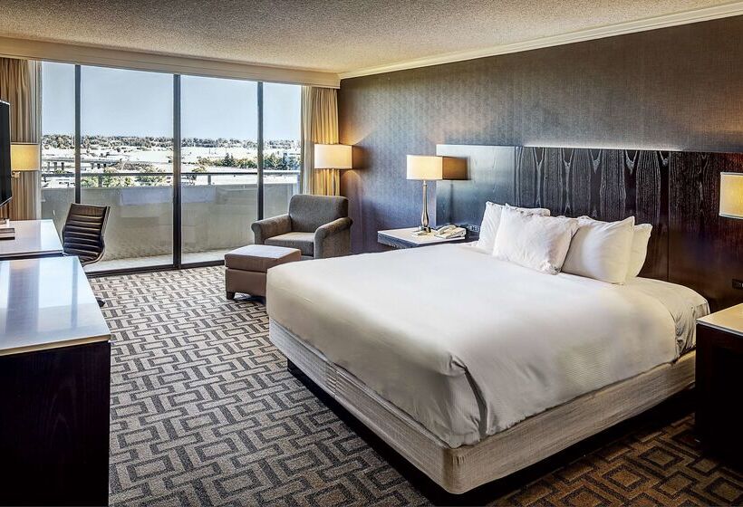 هتل Hilton Sacramento Arden West
