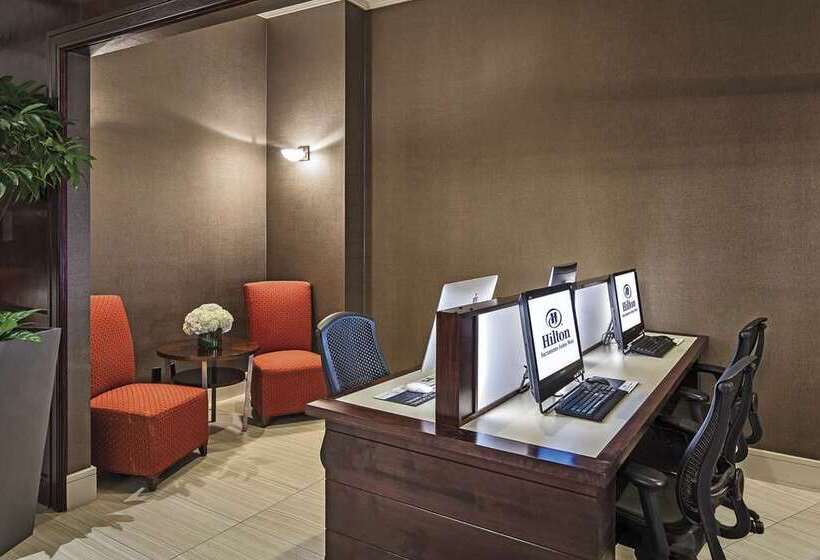 هتل Hilton Sacramento Arden West