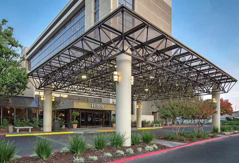 هتل Hilton Sacramento Arden West