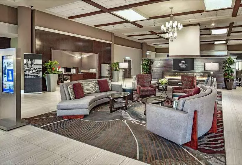 בית מלון כפרי Hilton Sacramento Arden West