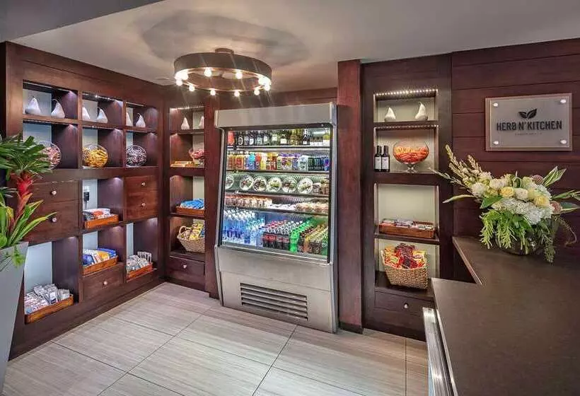 בית מלון כפרי Hilton Sacramento Arden West