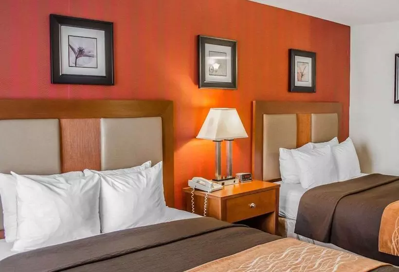Отель Quality Inn Harrisburg Downtown Riverfront
