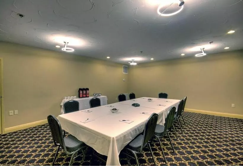 酒店 Red Roof Baton Rouge-LSU Conference Center