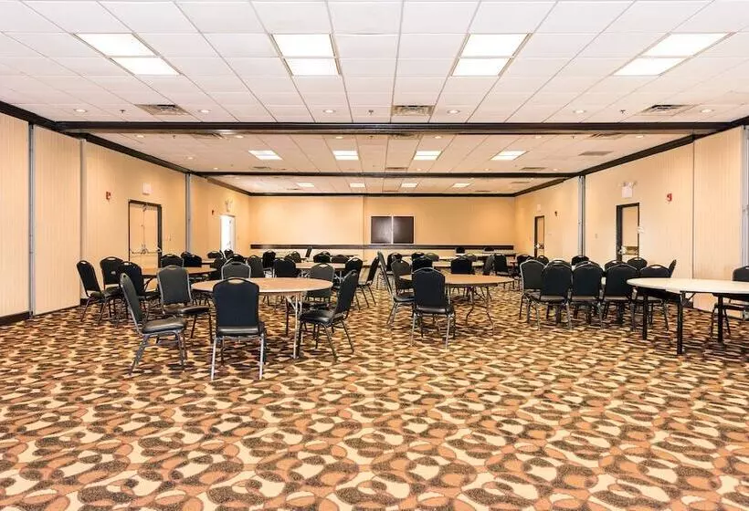 호텔 Ramada By Wyndham Birmingham Airport