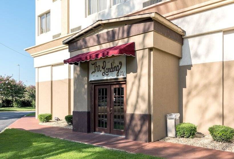 فندق Ramada By Wyndham Birmingham Airport