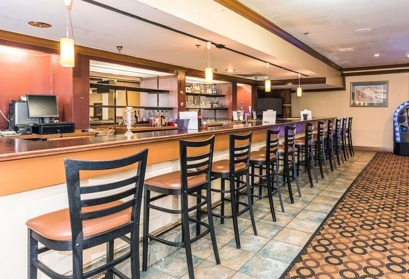 فندق Ramada By Wyndham Birmingham Airport