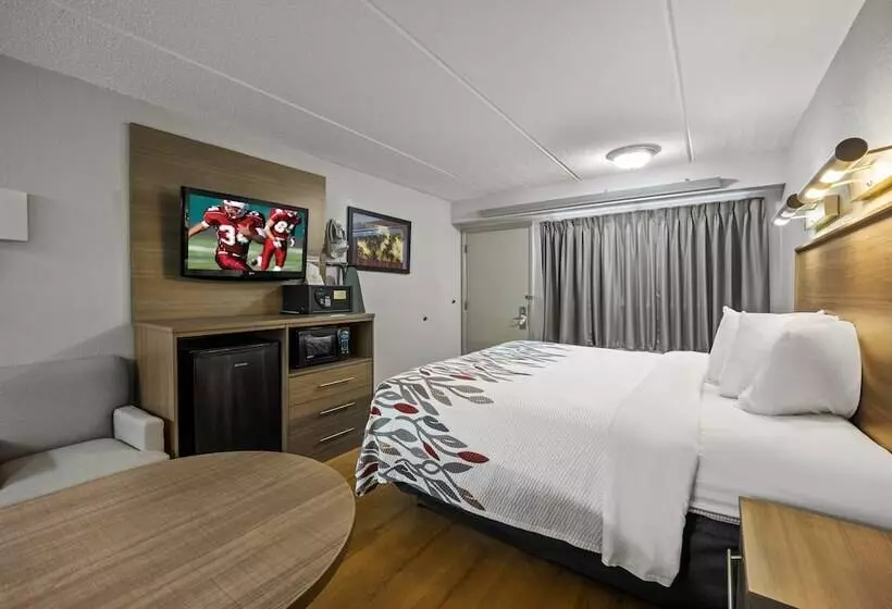 Отель Red Roof Inn Greensboro Airport