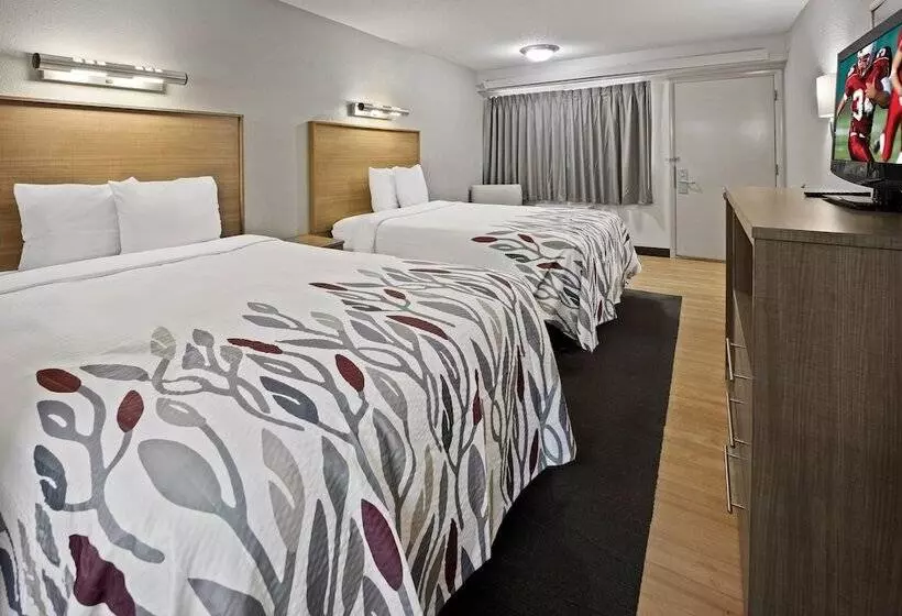 Отель Red Roof Inn Greensboro Airport