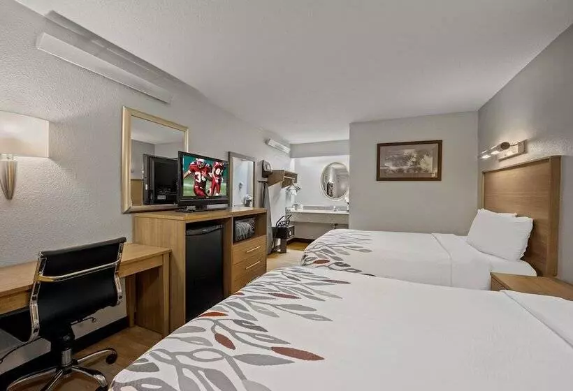 Отель Red Roof Inn Greensboro Airport