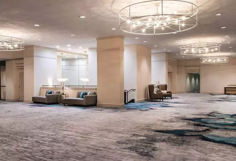 בית מלון כפרי Sheraton Oklahoma City Downtown