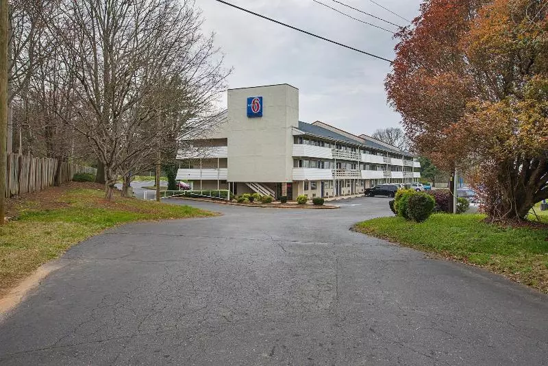 Motel 6charlotte, Nc  Coliseum