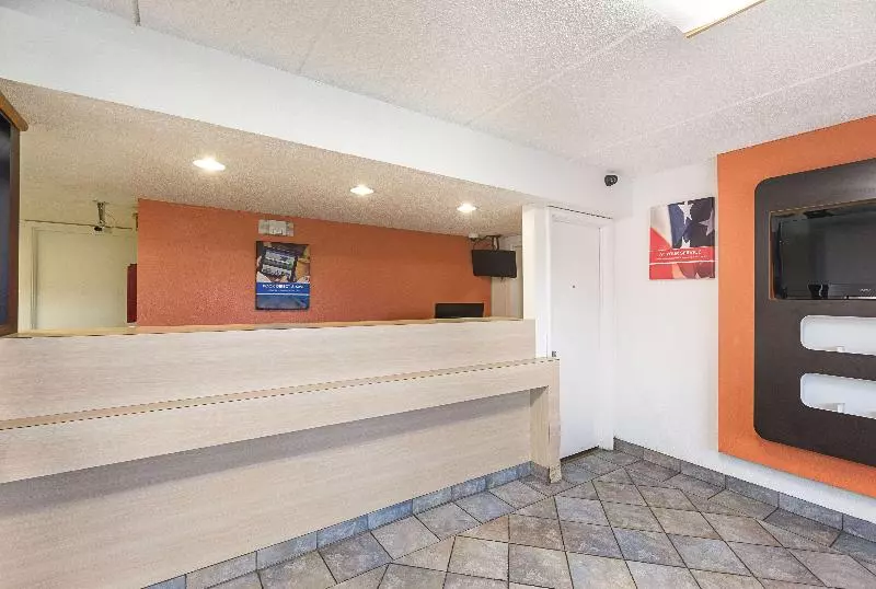 Motel 6charlotte, Nc  Coliseum