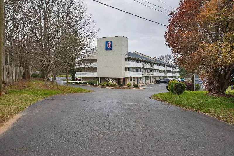 Motel 6charlotte, Nc  Coliseum