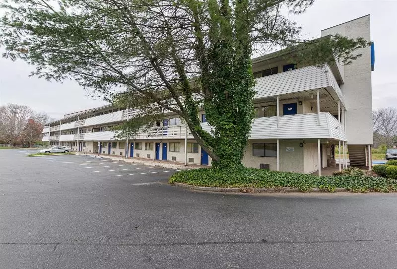 Motel 6charlotte, Nc  Coliseum