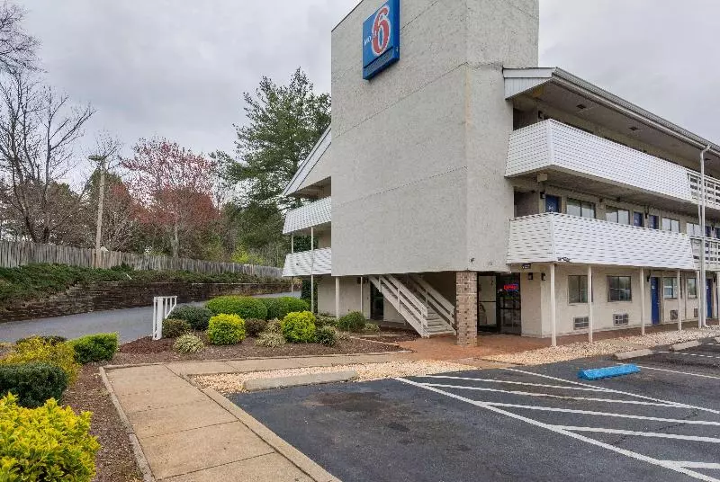 Motel 6charlotte, Nc  Coliseum