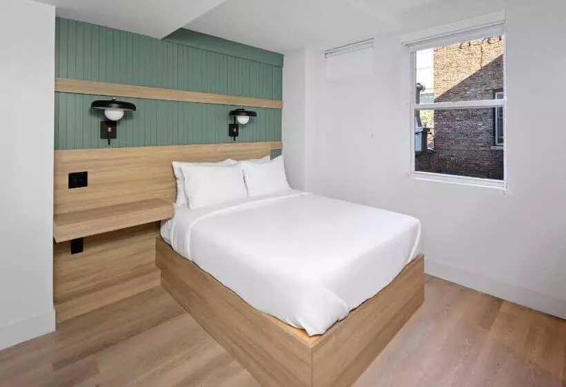 Riverside Tower Hotel