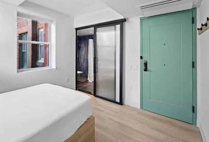 Riverside Tower Hotel