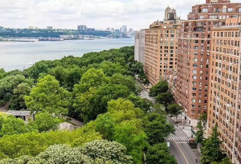 Riverside Tower Hotel