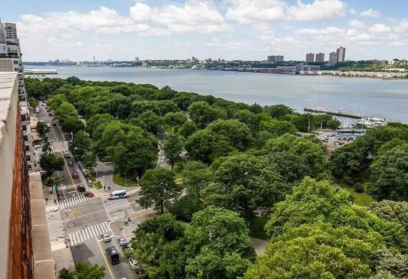 Riverside Tower Hotel