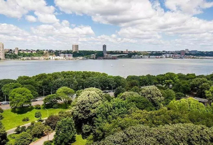 Riverside Tower Hotel