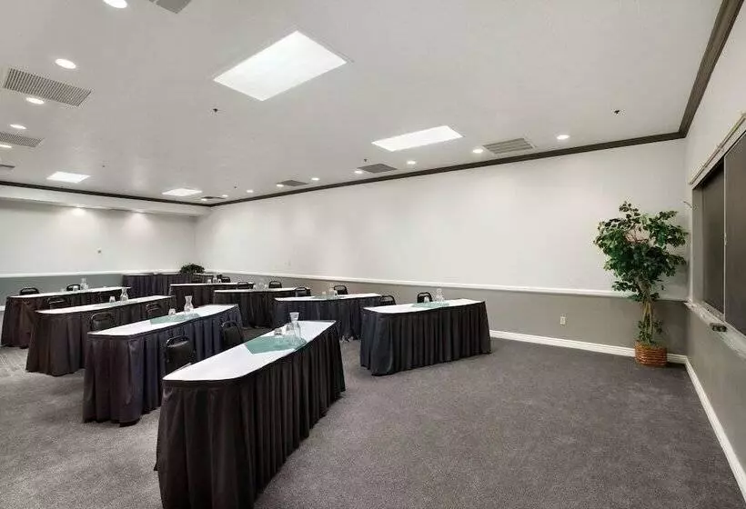 Shadow Ridge By All Seasons Resort Lodging