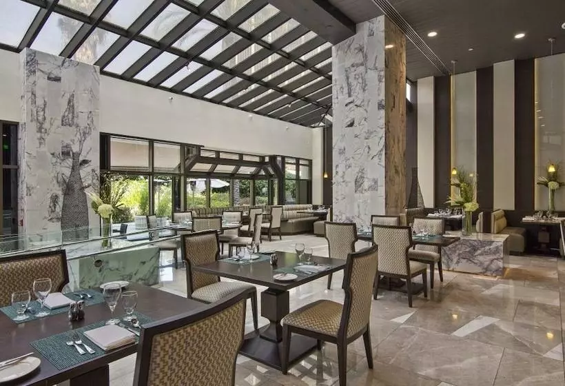 The La Grand Hotel Downtown