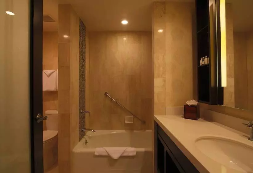 The La Grand Hotel Downtown