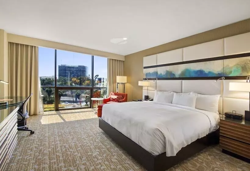 The La Grand Hotel Downtown