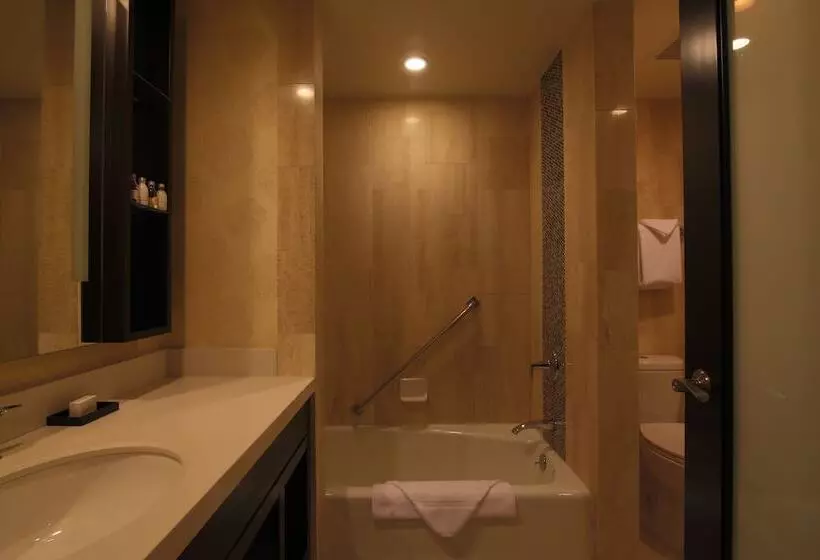 The La Grand Hotel Downtown