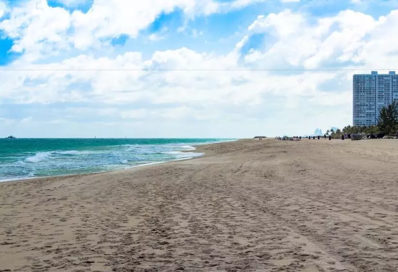 B Ocean Resort Fort Lauderdale Beach