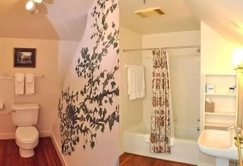 ホテル 200 South Street Inn