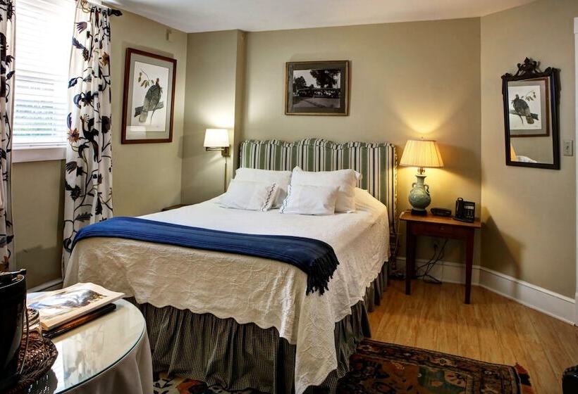 هتل 200 South Street Inn