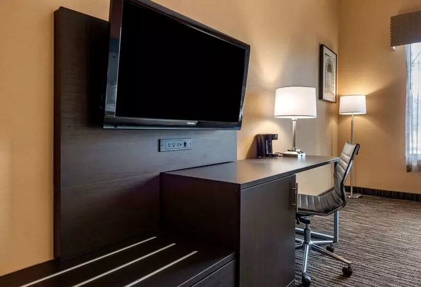 Отель Best Western The Inn At The Fairgrounds