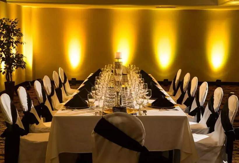 Doubletree By Hilton Hotel Portland